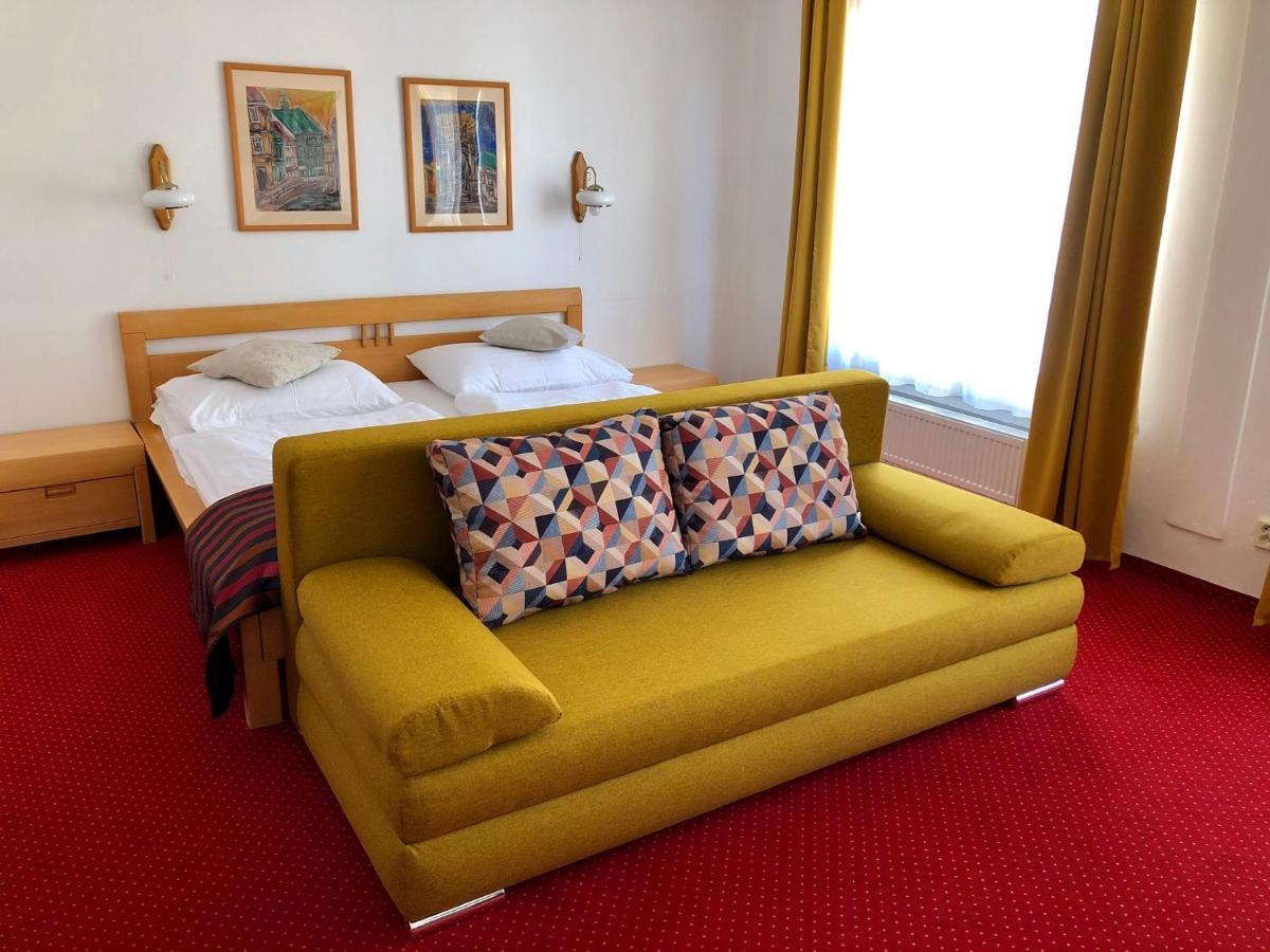 Hotel & Penzion Grand Matej Banská Štiavnica Екстериор снимка