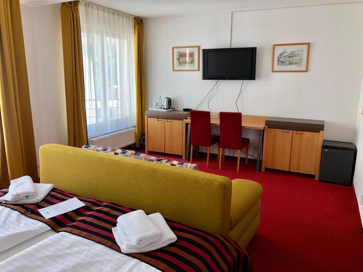 Hotel & Penzion Grand Matej Banská Štiavnica Екстериор снимка
