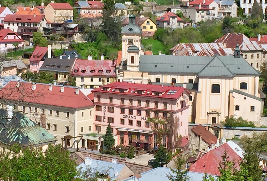 Hotel & Penzion Grand Matej Banská Štiavnica Екстериор снимка