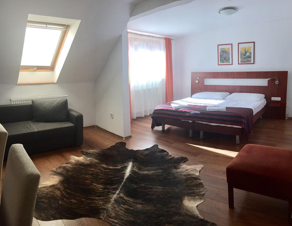 Hotel & Penzion Grand Matej Banská Štiavnica Екстериор снимка