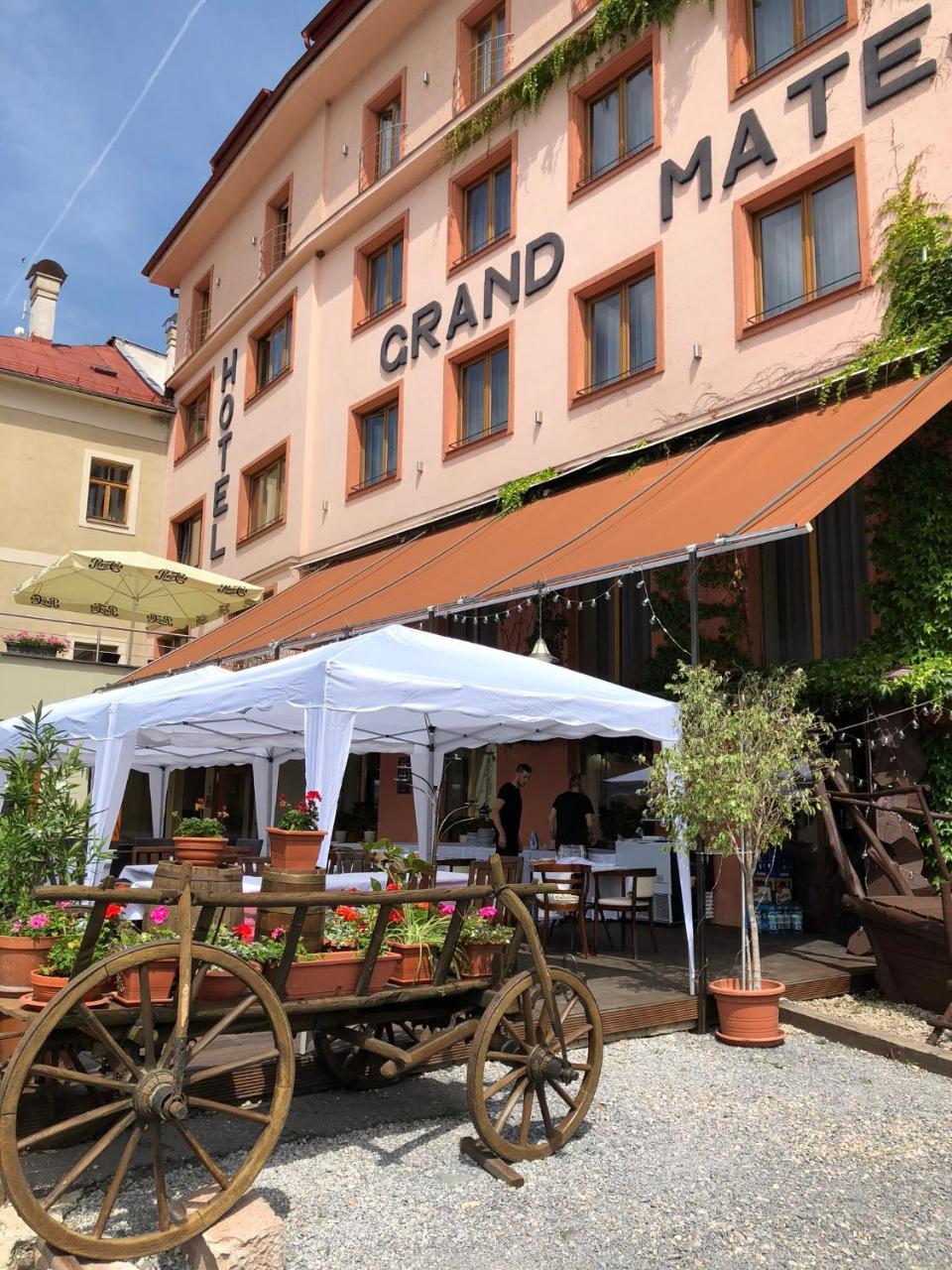 Hotel & Penzion Grand Matej Banská Štiavnica Екстериор снимка