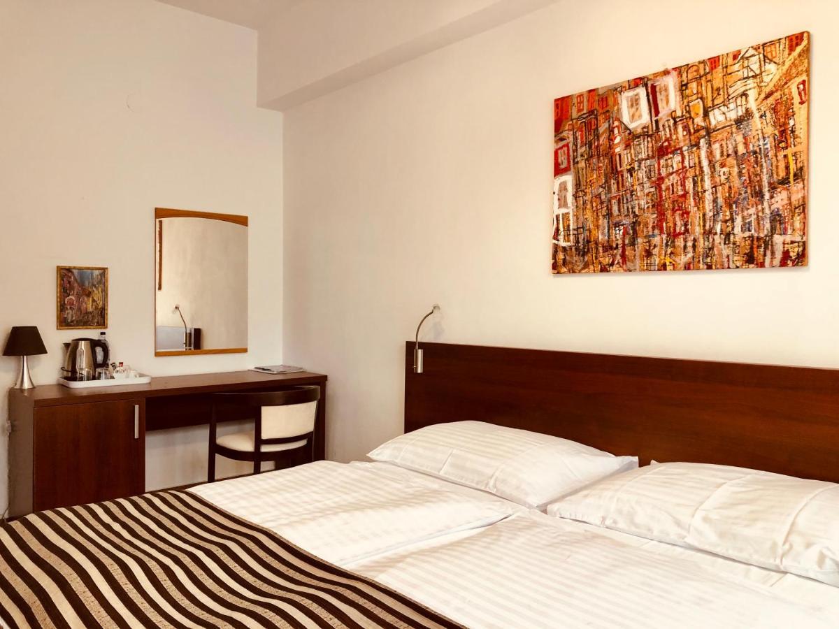 Hotel & Penzion Grand Matej Banská Štiavnica Екстериор снимка