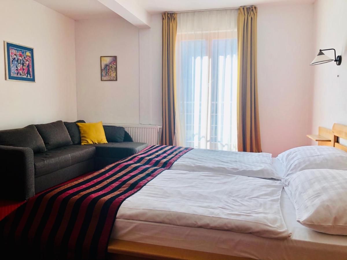 Hotel & Penzion Grand Matej Banská Štiavnica Екстериор снимка